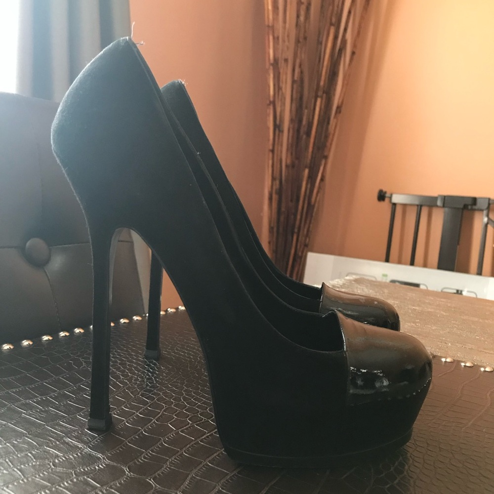 YSL PUMPS